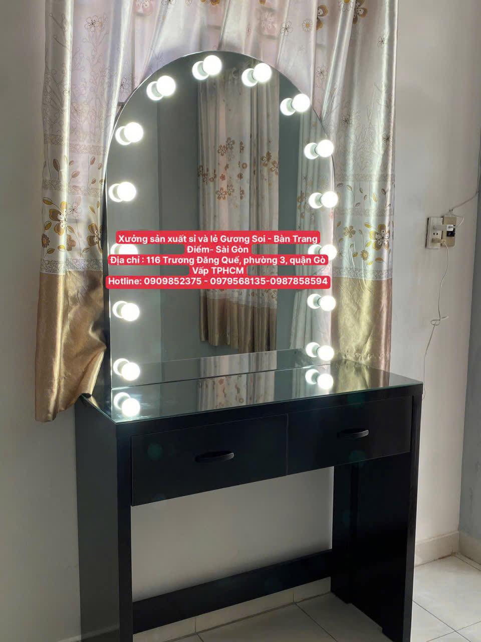 Gương trang điềm gắn đèn led cao cấp